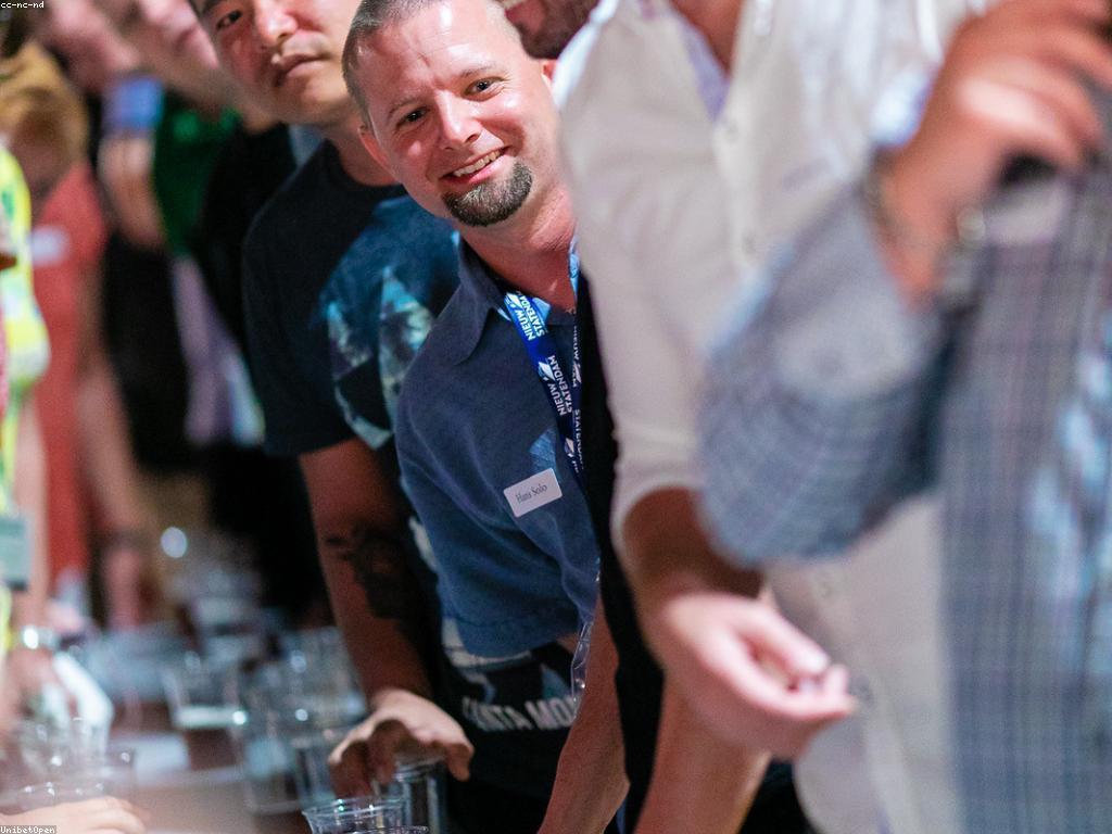 ការបង្ហាញកាស៊ីណូ: សេចក្តីណែនាំដ៏គួរឱ្យចាប់អារម្មណ៍